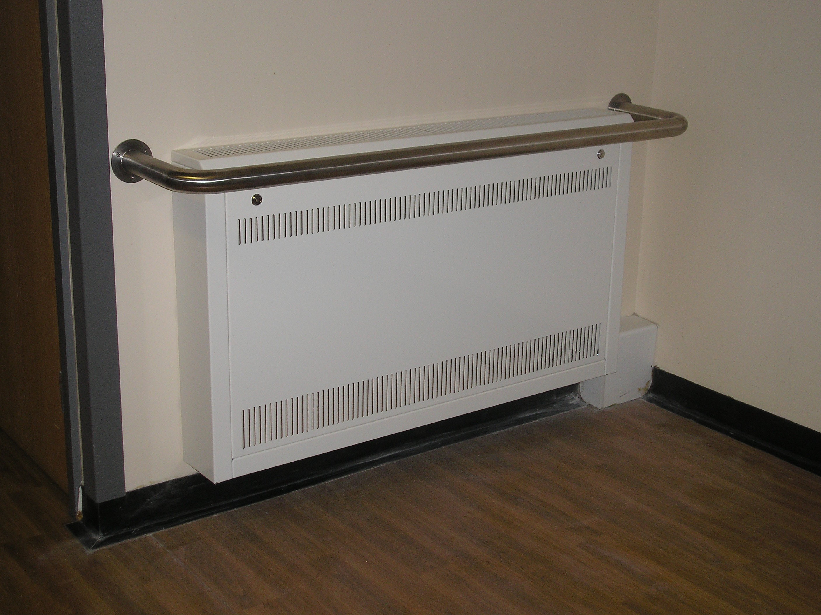 bespoke lst radiator guards with lean bars